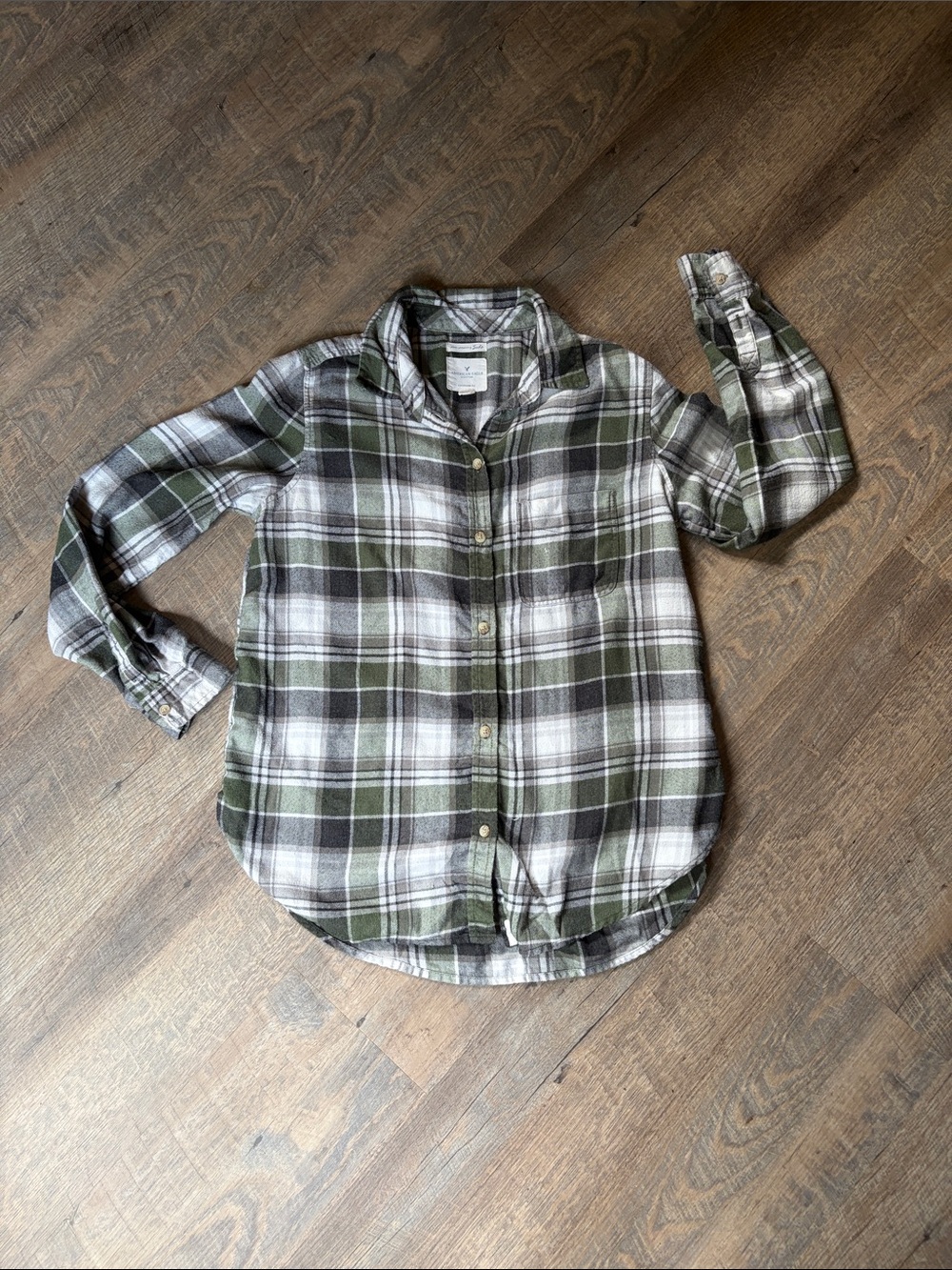 American Eagle Outfitters Olive and Gray Plaid Button-Down Shirt Women’s Med.